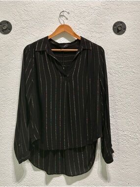 Black Metallic Gold Stripe Long-Sleeve Shirt - Women